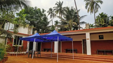 Soham Beach Resort, Diveagar Отели в г. Дивеагар