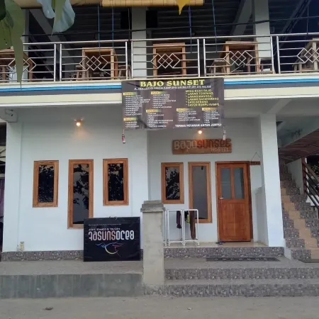 Bajo Sunset Hostel