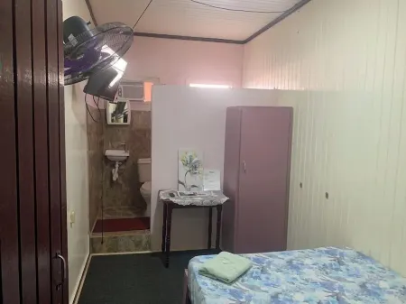 Melbourne Inn Отели в г. Lusignan