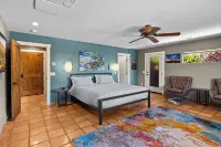 Uptown home, Heated Pool, Hot Tub, Amazing Views