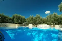 "melograno" Holiday Home Featured With Swimming Pool and Private Beach - piscina
