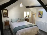 Six on Castle Hotels in Bampton