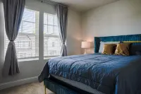 3BRTownhome Golf Sim, Theatre by NMB Sport Complex Hotels near Little River Neck Park