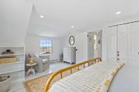 Waterfront Oasis on Town Cove, Kayak Access & Stunning Views