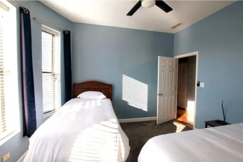 HUGE 1700 sqft 3bd West Loop Penthouse w/ Balcony - บังกะโล