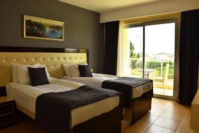 نورا سويت هوتل Hotels near مسرح سيدي الروماني