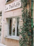 Hostel le Diablotin فنادق في 