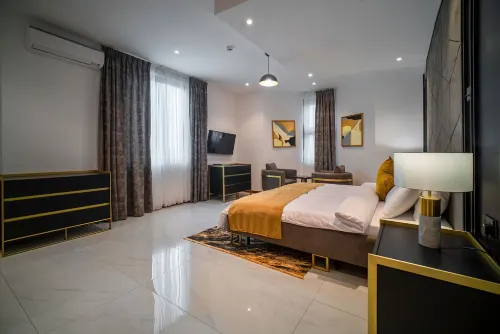 Alexander Palace Hotel Apartment Hotel di Aburi