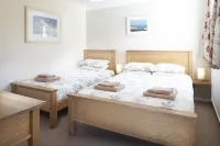 Longships Apartment - two bedroomed apartment within a 15 min walk of the beach. Hotels in Hayle