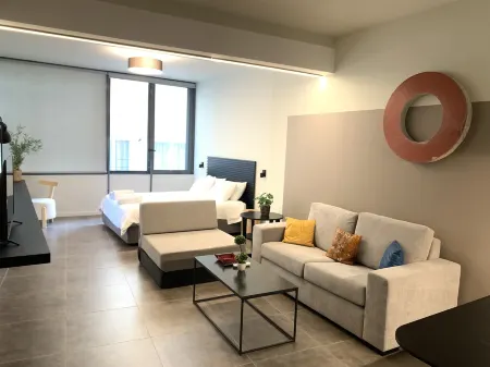 M17 Studios & Suites in the Heart of Athens Отели рядом с достопримечательностью «Парфенон»