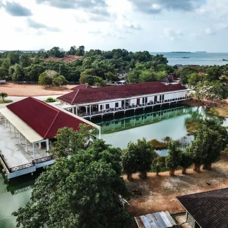 S Hotel and Resort