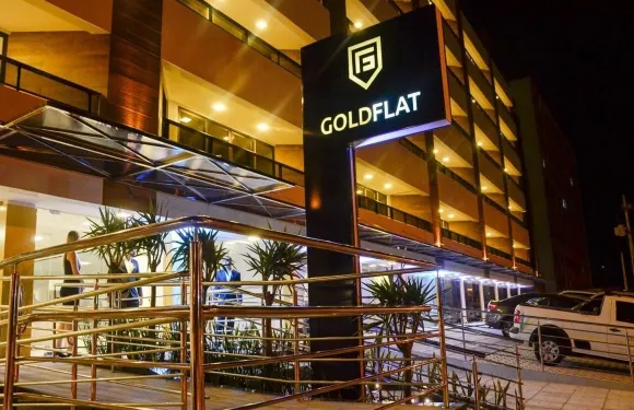 GOLDFLAT 卡博布蘭科由Penareia.tur.br