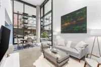 Airy and Open Corner Loft - 92 Walkscore Hotels in Redmond