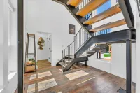 새로운 마운틴 뷰 리트리트, 핫 터브와 미니 골프 있음 버지니아시티 호텔