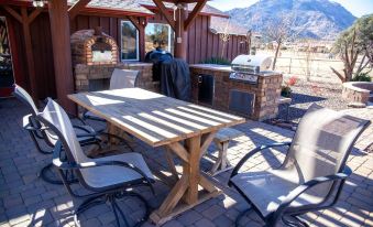 Zebra Rustic Retreat 3BR Home on Zebra Ranch