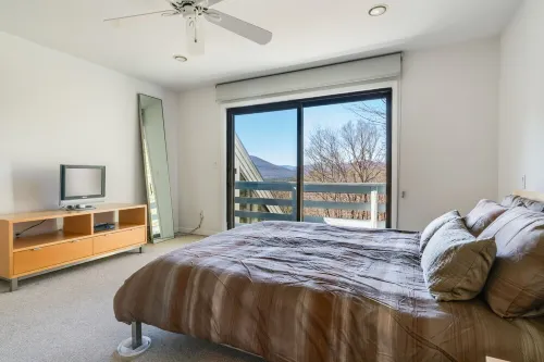 Mtn. Retreat Watch Leaves Change from Hot Tub on the Deck. Min to Town, Pvt