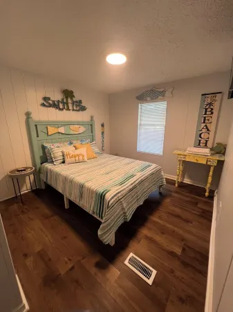 Bring your boat!! We are close to the boat ramp! Come stay with us