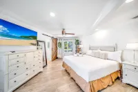 Heated Pool! Waterfront+Kayak! Close 2 Beach! Hotels near Walmart Supercenter