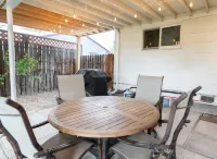 4 Bedroom Home, Fenced Yard and Hot Tub! Hotels in Lander