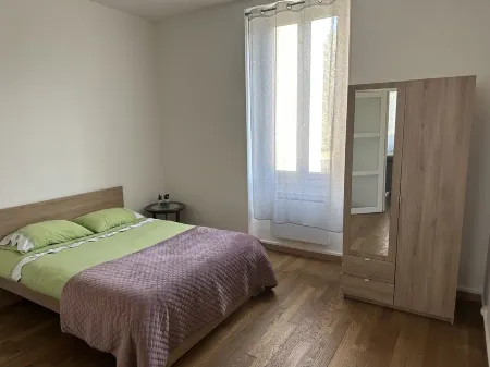 Appartement Proche de la Gare de Bourges Отели в г. Бурж