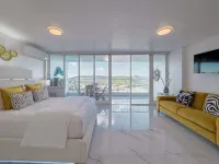 Azure Marina Suite W/ Ocean View