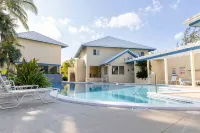 Grand Cayman tranquility at its best! - Pools