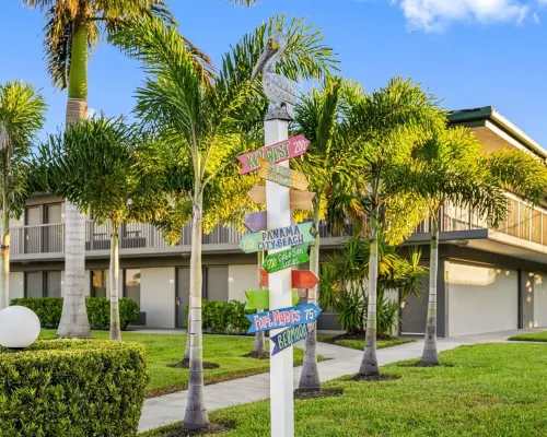 Condo at the Bay with Resort-Style Amenities, Pool, Tiki Bar Hotels in Whitfield
