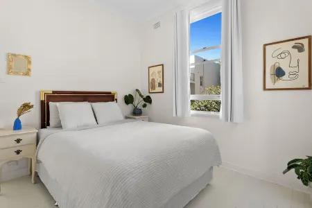 Cottage-style Unit on Manly Beach