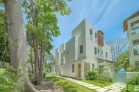 Island Living 2-Bed, 2-Bath Oceanfront Ground-Level Condo Direct Beach Access E7