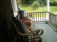 Family Fun & Sun in Bolton - walking distance to town, beaches, & lake