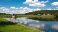 New! Comfortable apartment with lake view