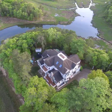 "Luxury Waterfront Retreat – Spacious, Secluded, and Perfect for Events