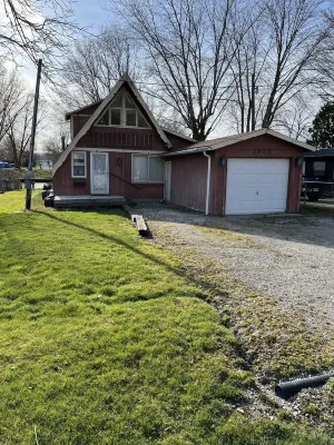 3 bedroom 2 bath renovated A frame on channel to Kuhn lake and the Barbee Chain Hotels near Hill Lake