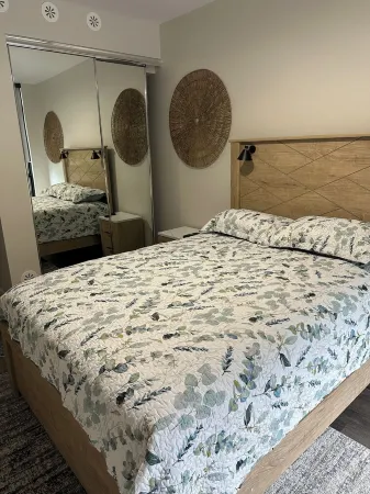 Friday Harbour Prime Location - Luxurious Lakeside Escape