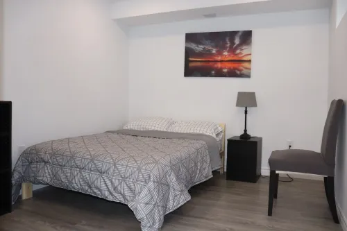 Spacious stay, 15 min to Niagara Falls & US border (Basement Apartment)