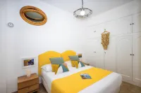 Cozy house with sea view, terrace and private parking