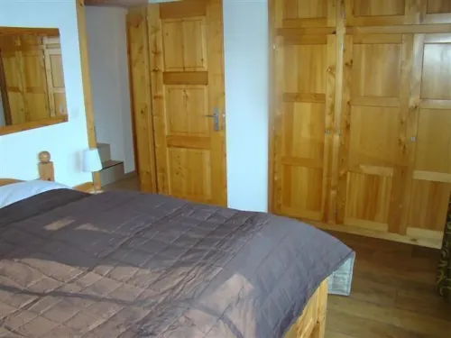 Comfortable wooden chalet in a location with pristine view in the mountains