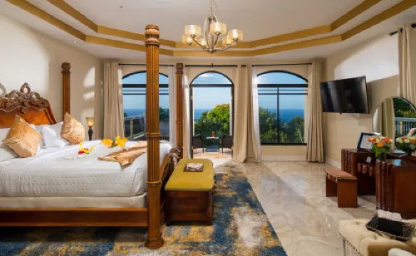 An Ultra-Luxurious Resort Style Ocean View Villa. Optional Yacht, Fully Staffed! Hoteles en Discovery Bay