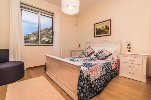 Luxury house, Fully equipped, Private parking, Good access roads.