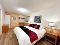 Beautiful, quiet place to stay with lovely beach access and stunning views Hotel dekat Swartz Bay Terminal