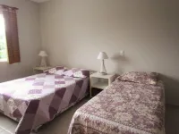 3 SEA-FRONTED Houses - Beach of Mariscal, Bombinhas, SC - HOUSE #7 Hotels in Praia de Mariscal