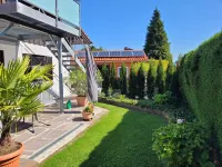 Sonnige Ferienwohnung Grassau mit Südterrasse und Garten, Zentral Gelegen