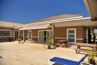 The Recess Stays – 2 Rooms 3 Beds, 2 Baths w/ Grill