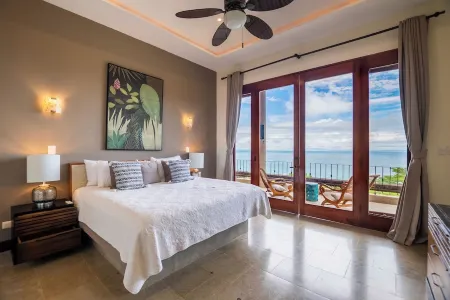 Whale Watchers Villa With Stunning Ocean View