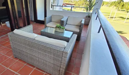 Cozy Villa in Prestigious Puerto Rico Golf Resort Отели в г. Мамейес II