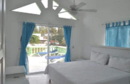 Villa Belvedere; Play Pool at The Beach!,  Sleeps 8. Chef Available