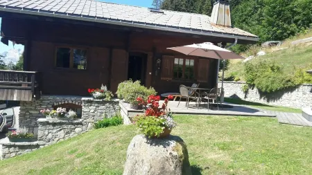 CHALET 16 PEOPLE ON THE SLOPES WITH SPA Отели в г. Manigod