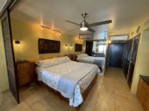 Captivating Water View with sounds of the sea just a few feet away - Bldg D-209