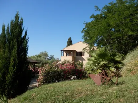 Tranquil location close to sea and mountains