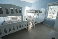 Scenic 2 bed, 1.5 bath condo with river views on St. Clair River - U2